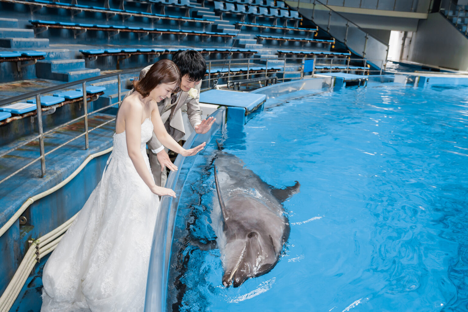 【洋装】水族館でナチュラルなフォトウエディング！