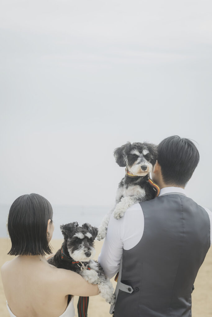 愛犬と一緒に楽しむ、自然体のビーチロケフォト