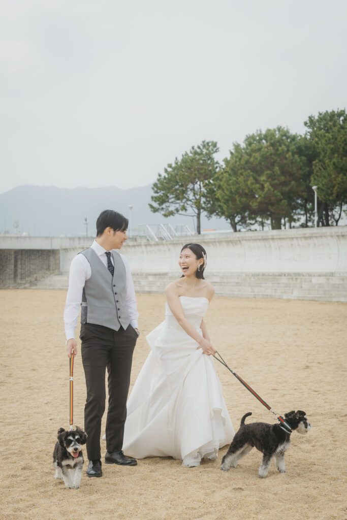 愛犬と一緒に楽しむ、自然体のビーチロケフォト