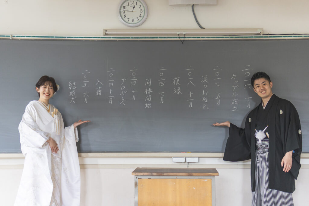 おふたりが出会った「2年6組」で。高校ロケーションフォト