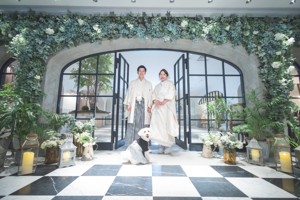 家族と愛犬そろって和装フォト。笑顔と拍手に包まれた撮影