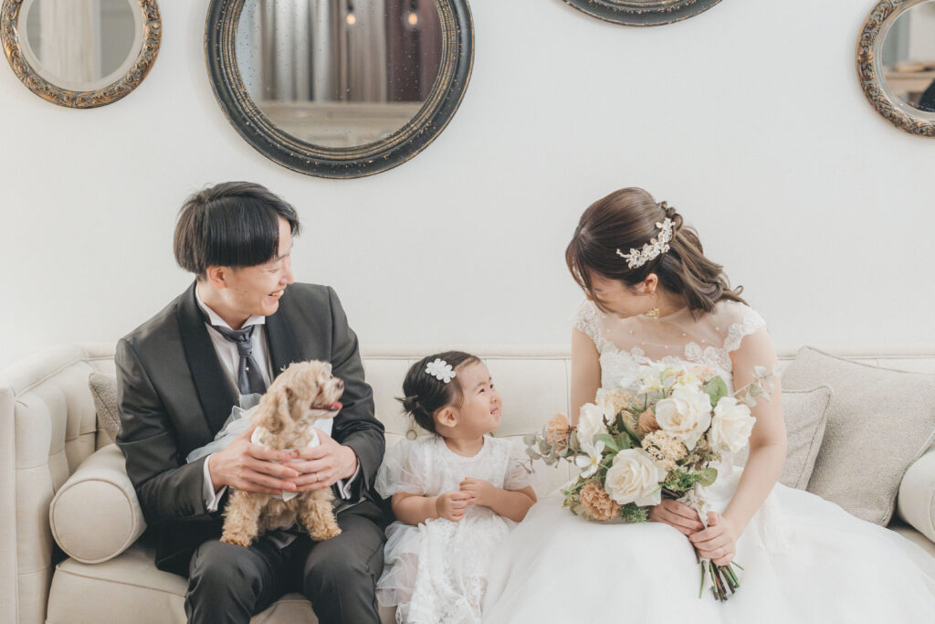 家族４人で残す、やさしくて可愛いフォトウエディング