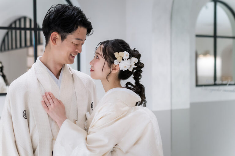 やさしい光に包まれて、ふたりの笑顔が重なる時間