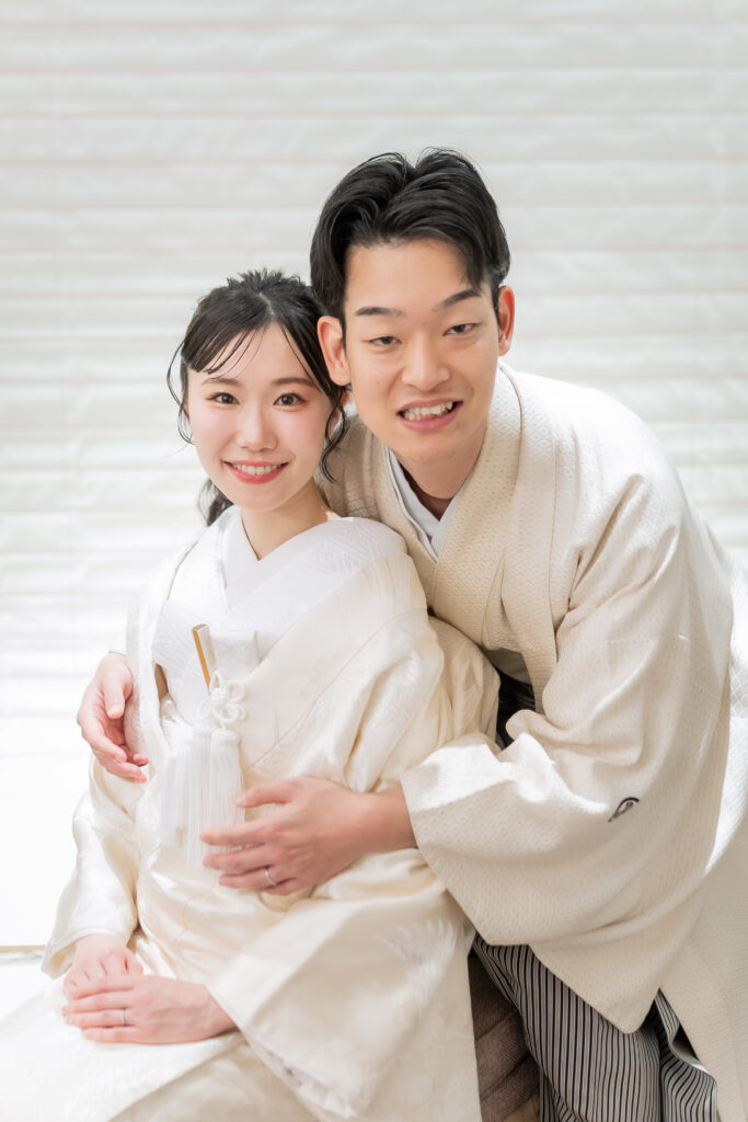 やさしい光に包まれて、ふたりの笑顔が重なる時間