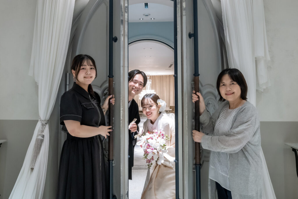 おふたりらしい笑顔と、家族と過ごす和装フォト